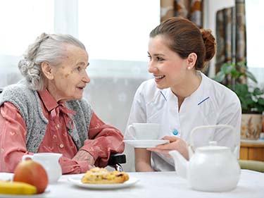خدمات پرستاری از سالمند